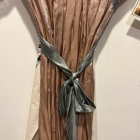 Elegant Lace and Satin Dress by Hopeless Romantic size Large NWT - Picture 5 of 6